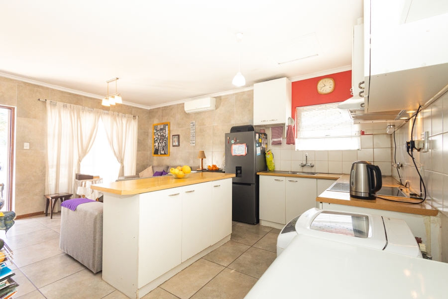 2 Bedroom Property for Sale in Oakglen Western Cape